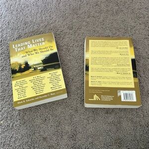 2 leading lives that matter books